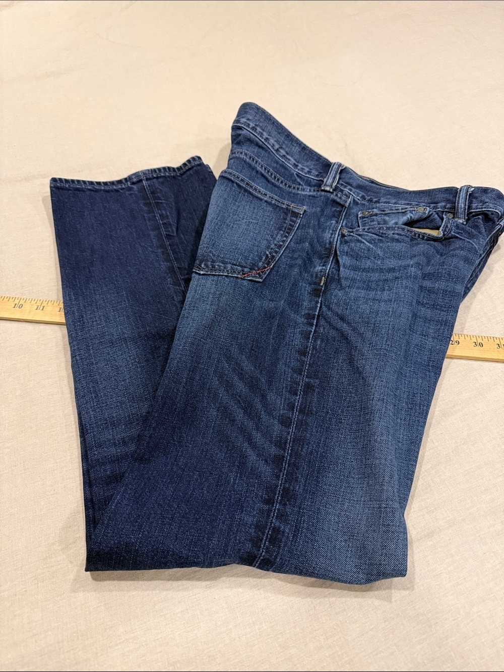 Men’s Banana Republic Straight Jeans 33 x 32 medium wash denim
